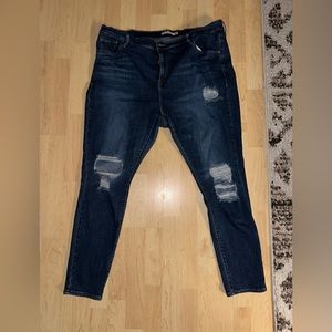 Women’s plus size Levi jeans